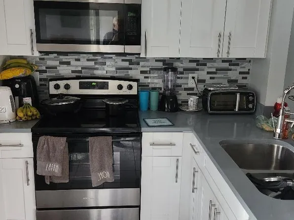 9218 NW 1st St #202, Hollywood, FL 33024