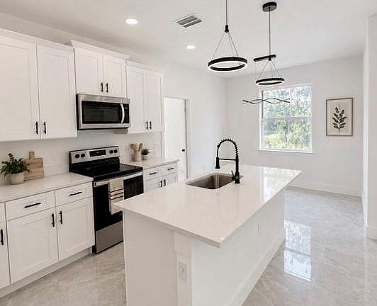 2nd image of 302 Stonybrook AVE