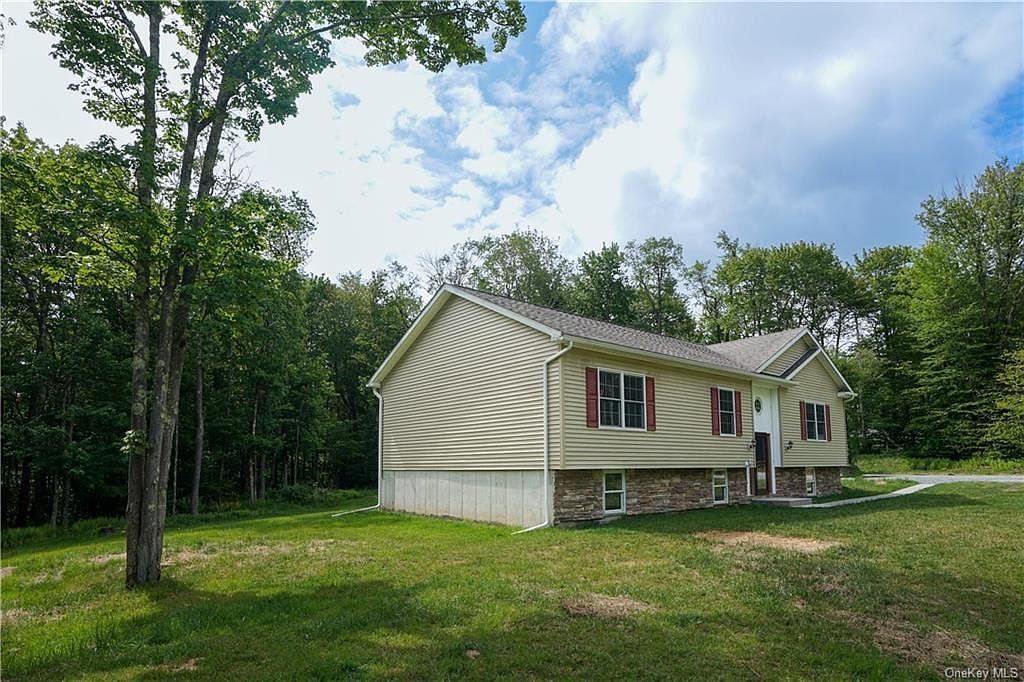 350 White Roe Lake Road, Livingston Manor, NY 12758 | MLS #H6253531 ...