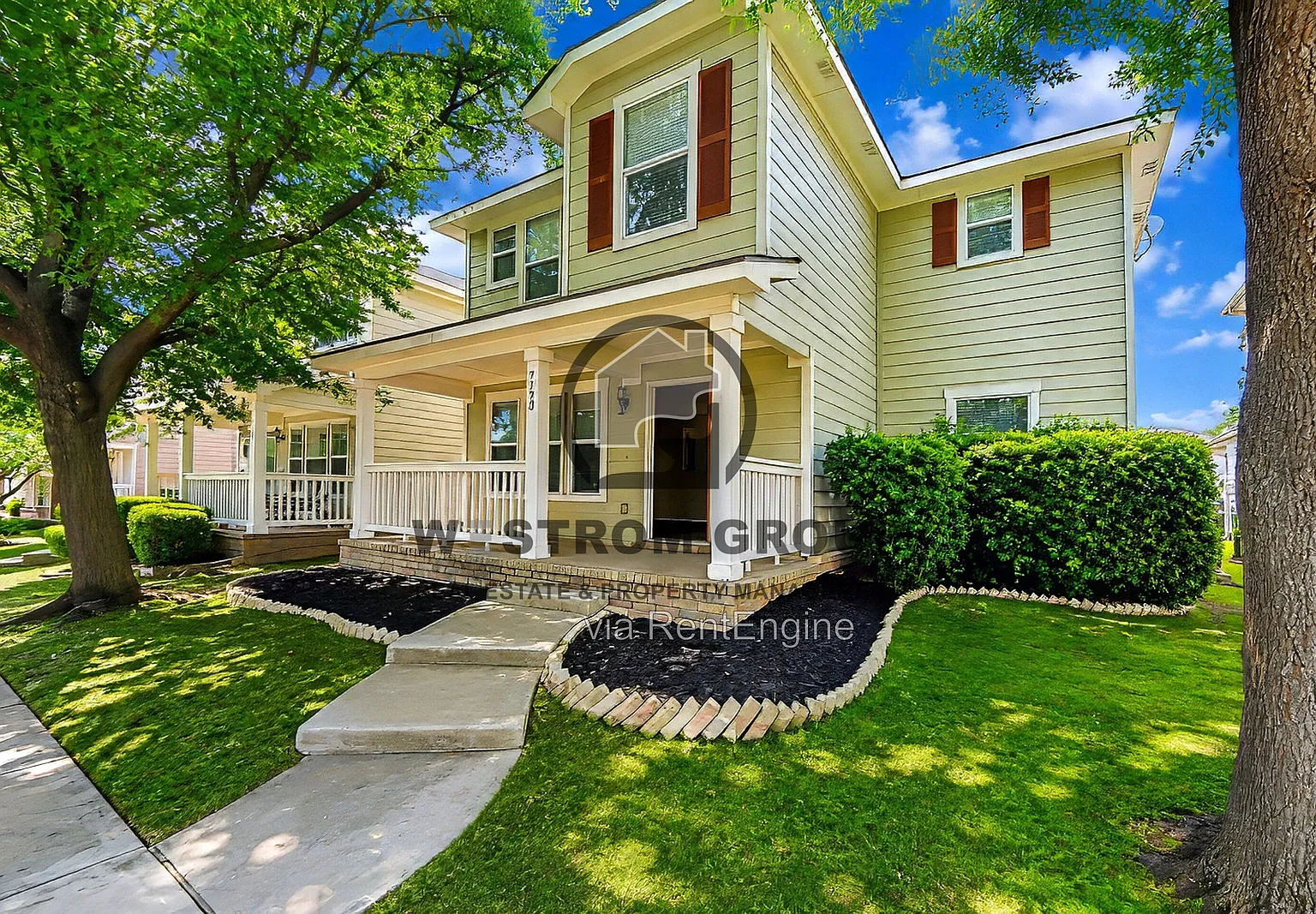 3 bed, 2.5 bath, 1447 sqft, $2,145 — Photo 2