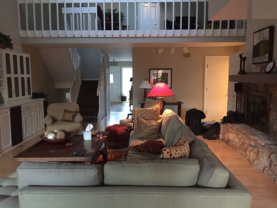 2nd image of 4975 Clubhouse Cir