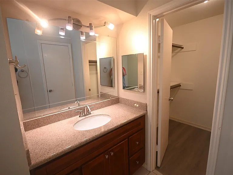 8314 La Roche Ln — Photo 14