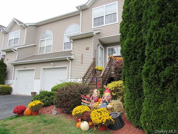 2nd image of 619 Crab Apple Ln