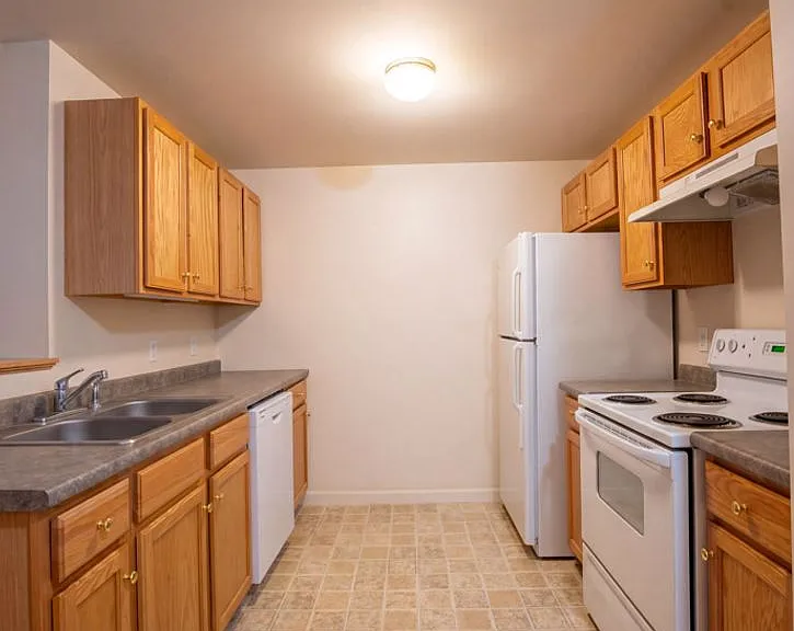 181 Lower Main St — Photo 2
