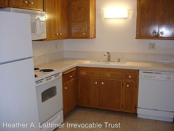 5th image of 3744 1/2 Curtis St