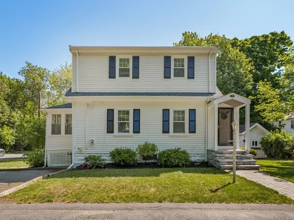 3 Winnisimette Ave, Wakefield, MA 01880