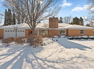 511 W Grant St, Greenville, MI 48838