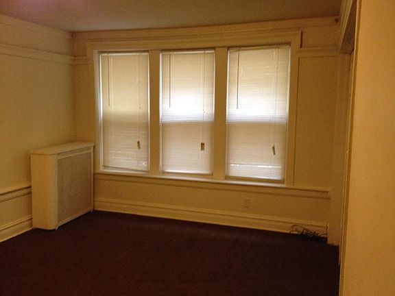 4th image of 6938 S Oglesby Ave APT 1S