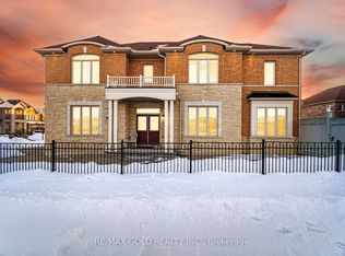 26 Drummondville Dr, Brampton, ON L6P 3M9