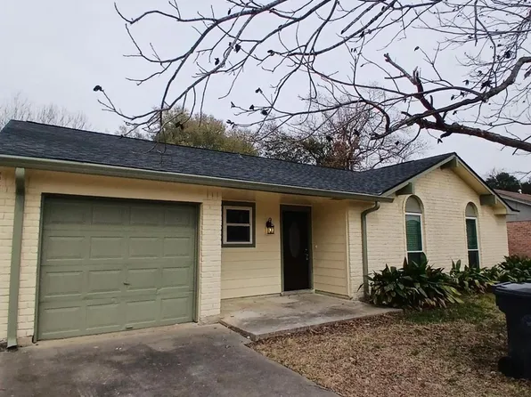 13442 Greenway Dr, Sugar Land, TX 77498