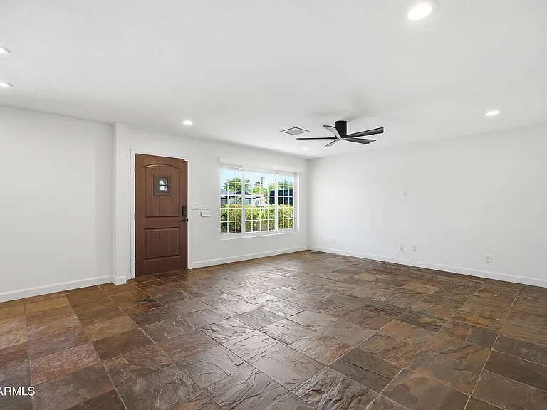 8307 E Clarendon Ave — Photo 6