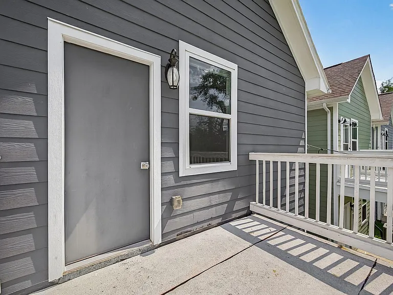 714 Zoe St — Photo 26