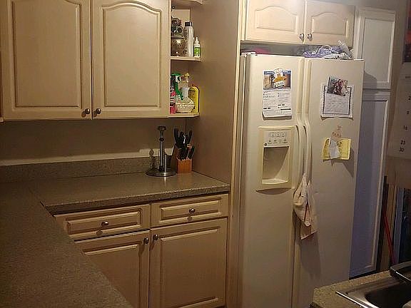 5th image of 3904 SW 12th Pl