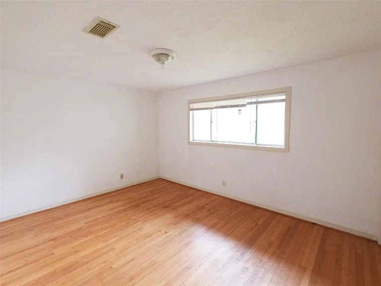 5231 Beechnut St — Photo 11