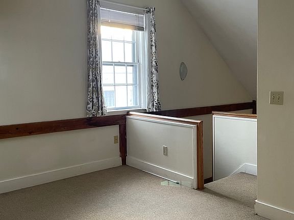 5th image of 8 Maple St