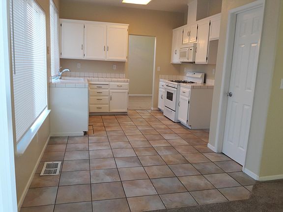 2nd image of 5195 Tuscany Dr