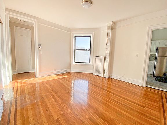 3rd image of 2907 31st Ave APT 5A