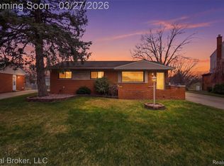10924 Lesure Dr, Sterling Heights, MI 48312