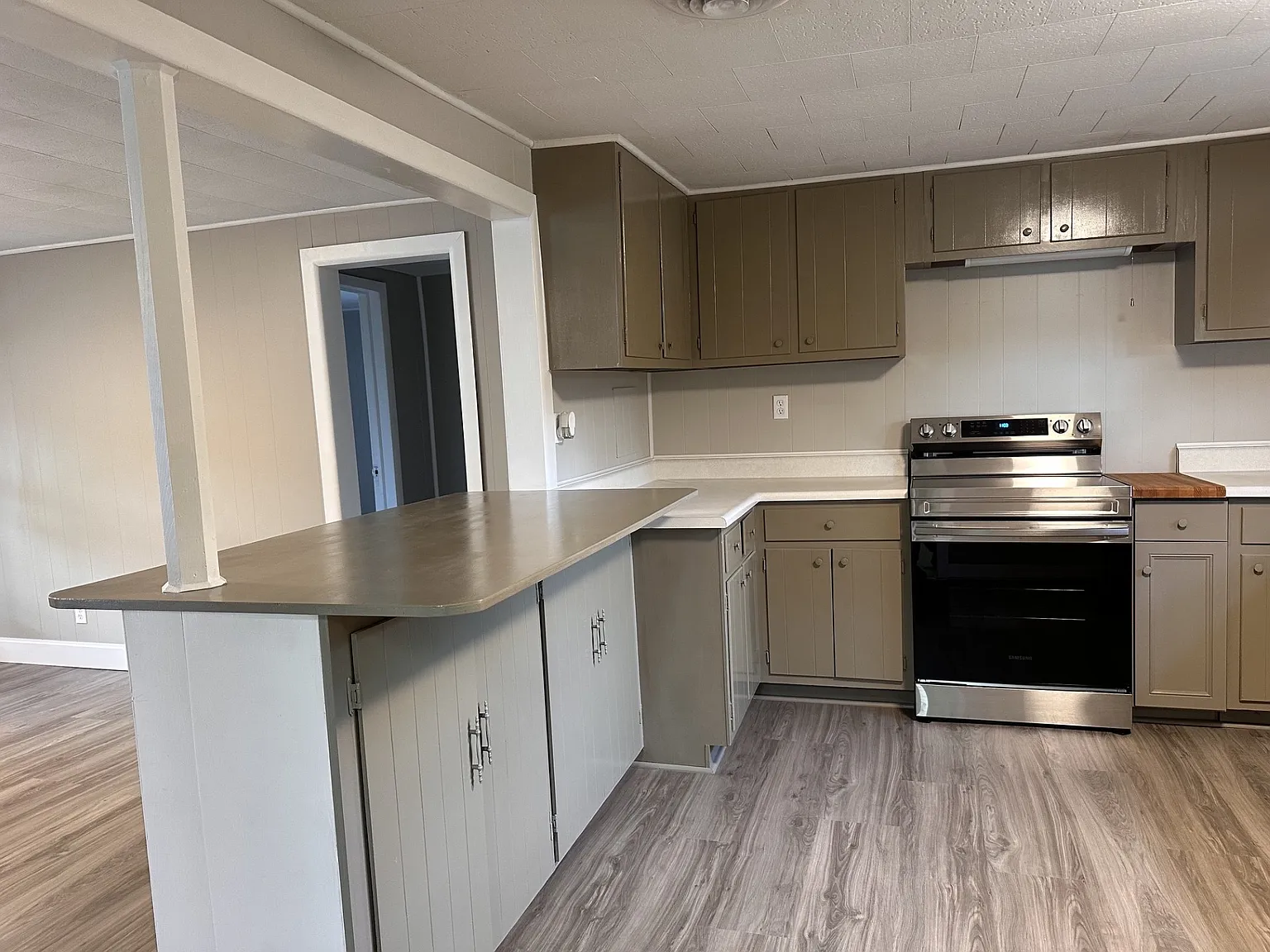 2 bed, 1280 sqft, $1,500 — Photo 2