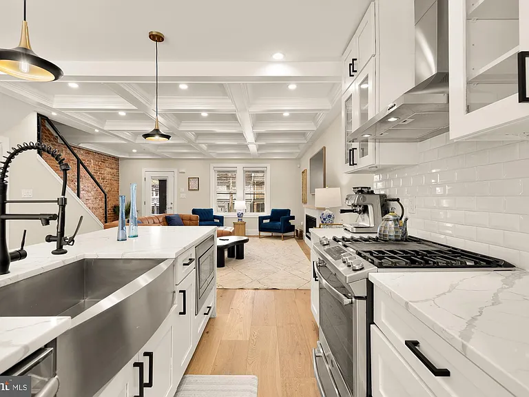 432 Emerson St NW — Photo 18