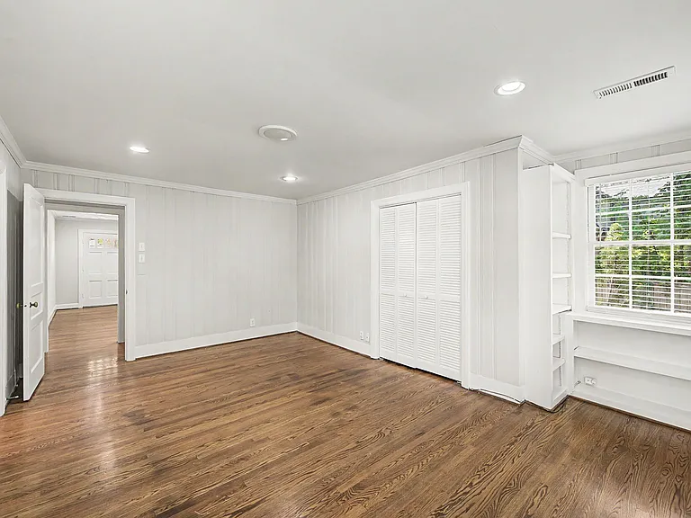 3501 Foxhall Rd — Photo 15