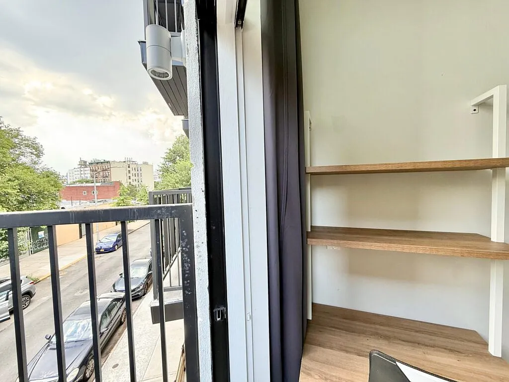 3 bed, 4.0 bath, $1,320 — Photo 3