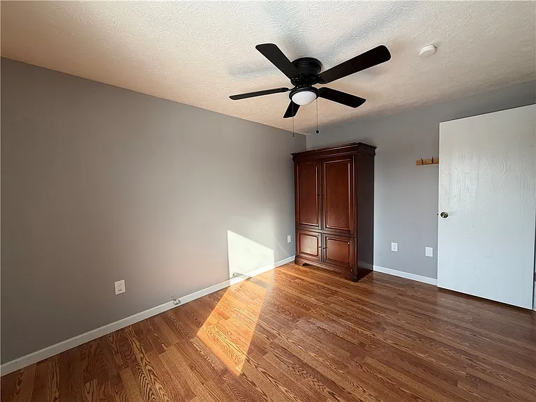 598 Bram Hall Dr — Photo 16