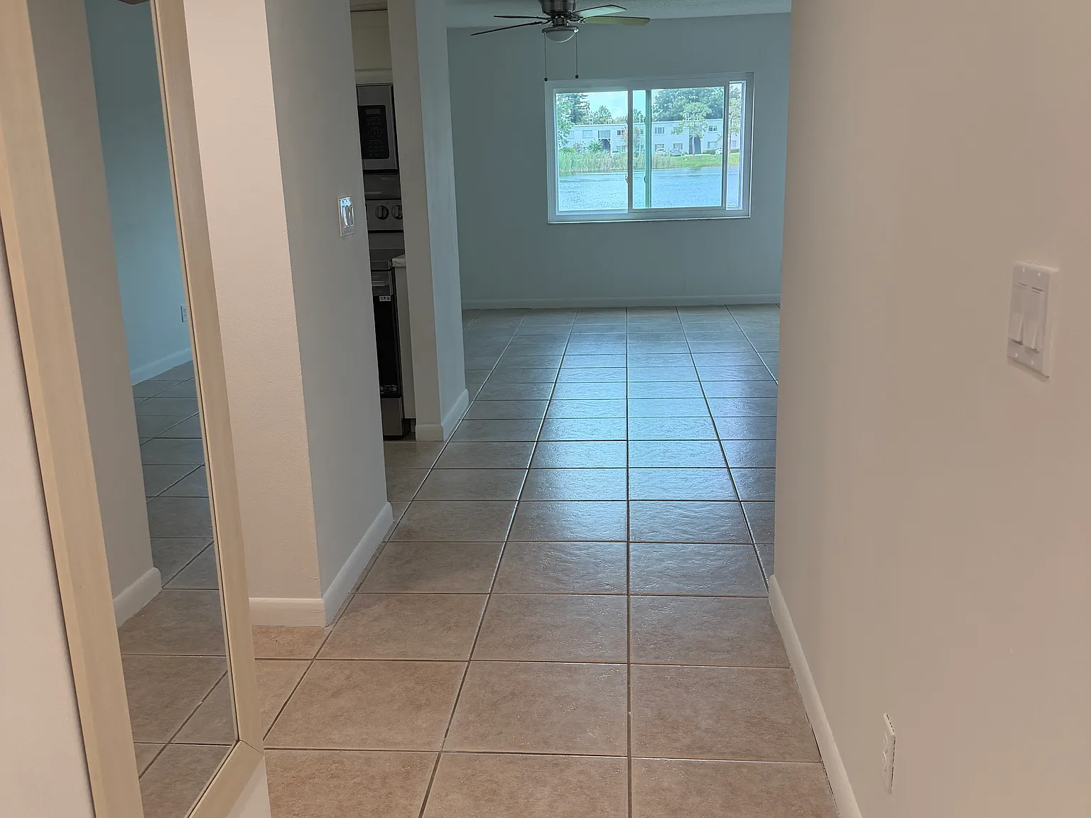 3 bed, 1250 sqft, $2,195 — Photo 3