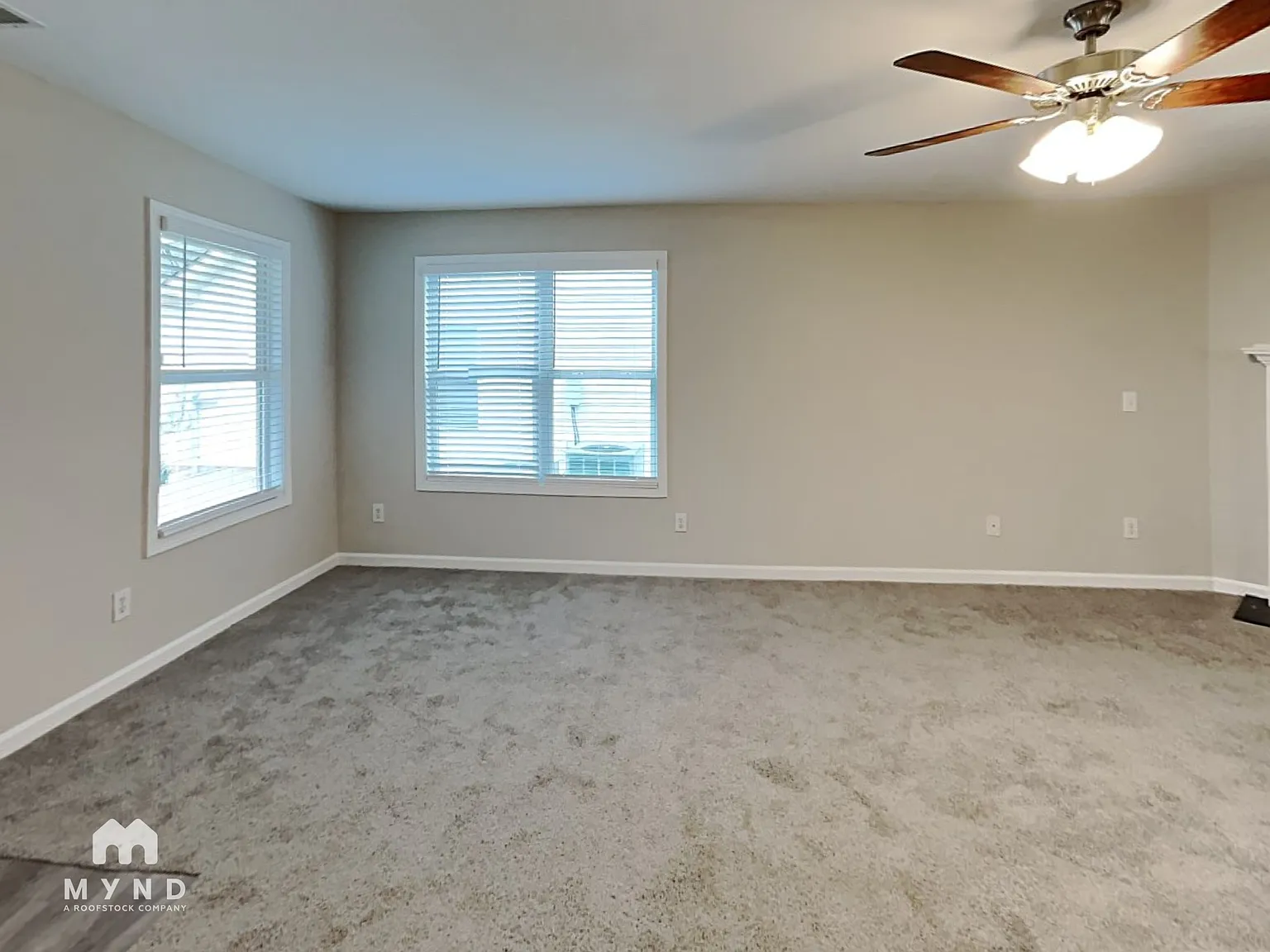3 bed, 2.5 bath, 1668 sqft, $1,795 — Photo 2