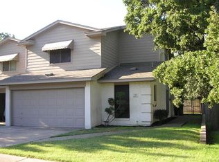 220 Wayside Ct, Bedford, TX 76021
