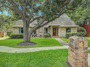 3033 Green Tee Dr, Pearland, TX 77581