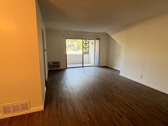 5th image of 1612 Fair Oaks Ave #24