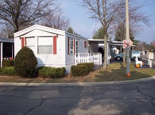 33 Peace Blvd, Wauconda, IL 60084