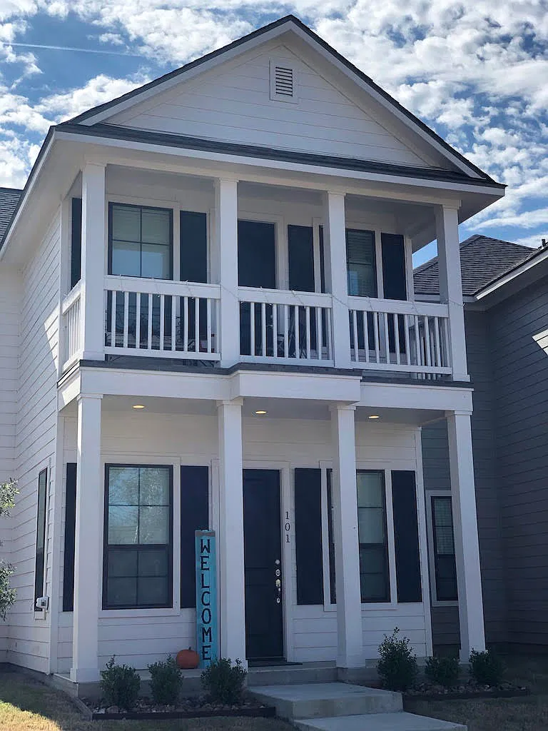 Redmond Row Townhomes — Photo 2