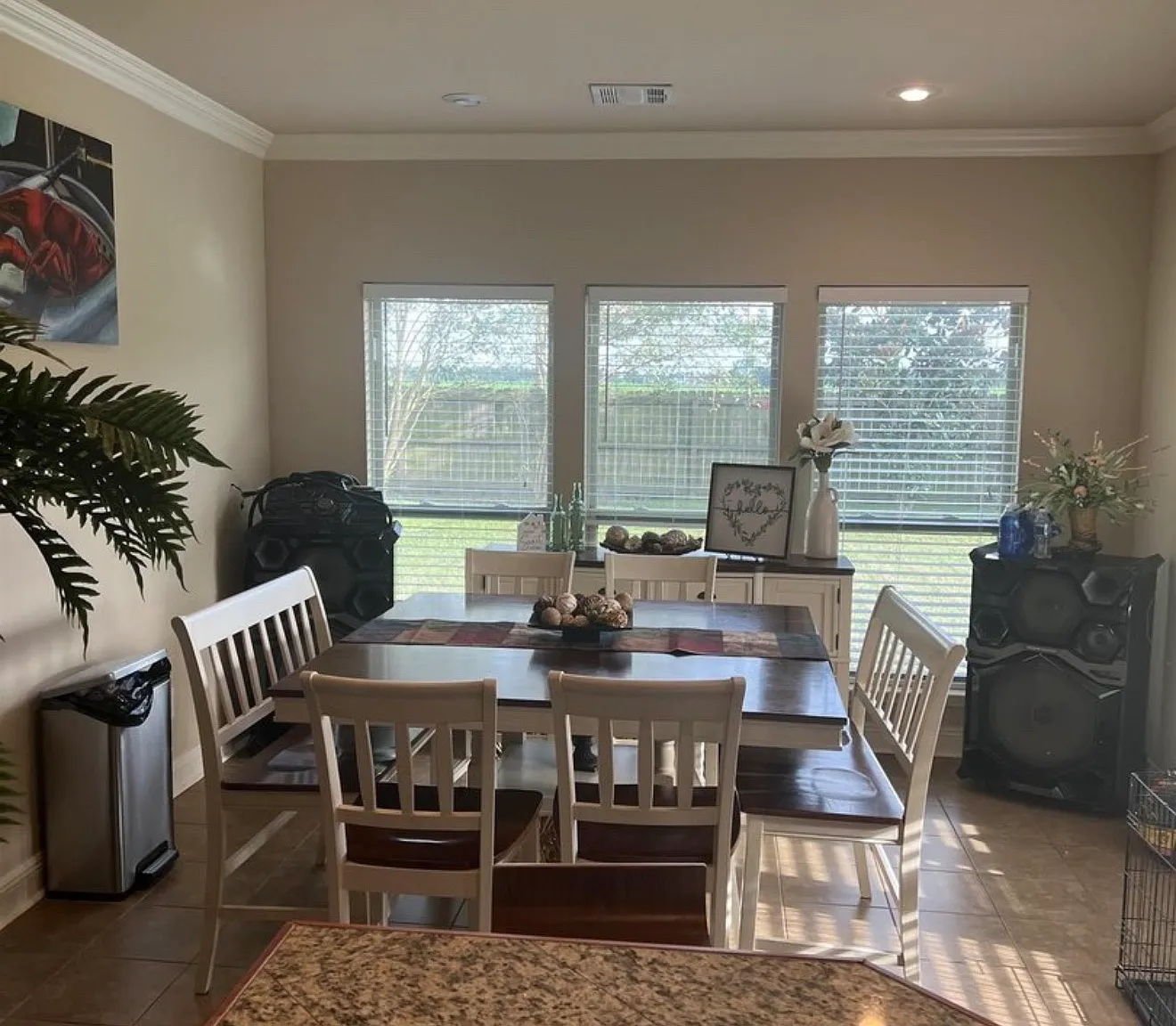 4 bed, 1946 sqft, $2,200 — Photo 2