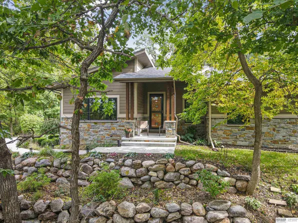 8930 Whitetail Ln, Fort Calhoun, NE 68023