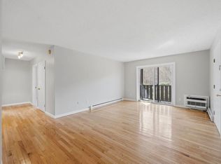 27 School St APT 1N, Westerly, RI 02891