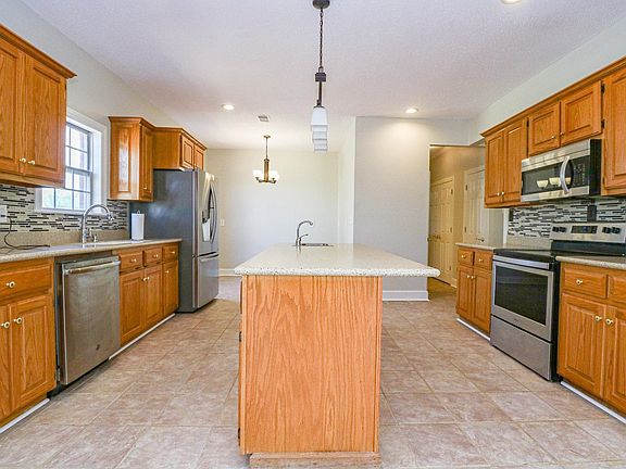 4th image of 1011 Chantry Cv