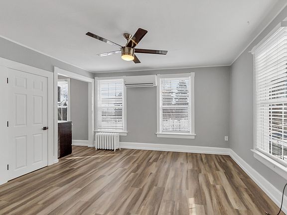 3rd image of 1617 10th Ave Unit 3