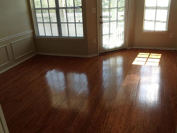 3rd image of 1000 W Horatio St APT 221