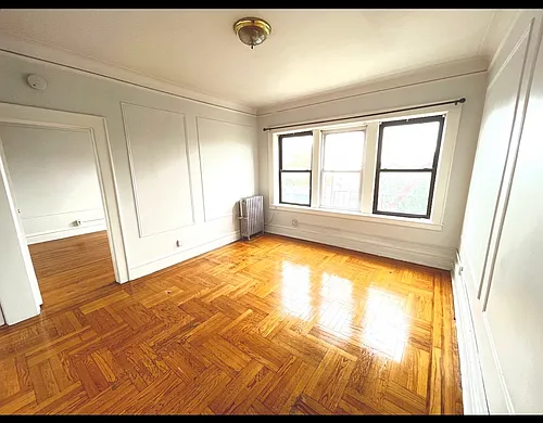 294 Davis Ave Photo 1