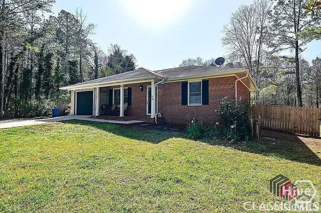 3 bed, 2.0 bath, 1436 sqft, $2,100 — Photo 1