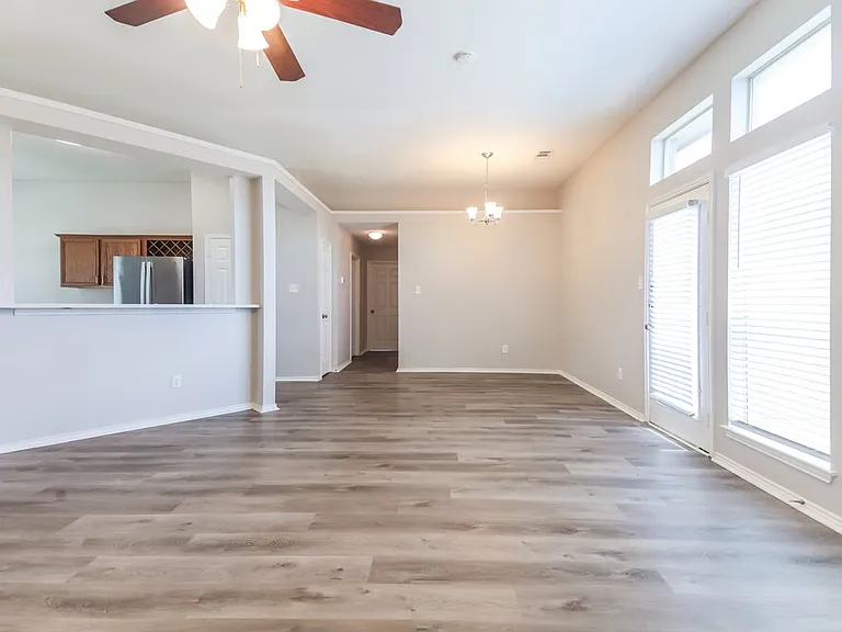 1705 Green Terrace Dr — Photo 5