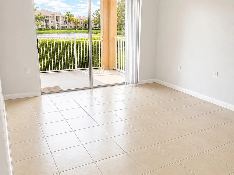 281 SW Palm Dr #106 — Photo 5