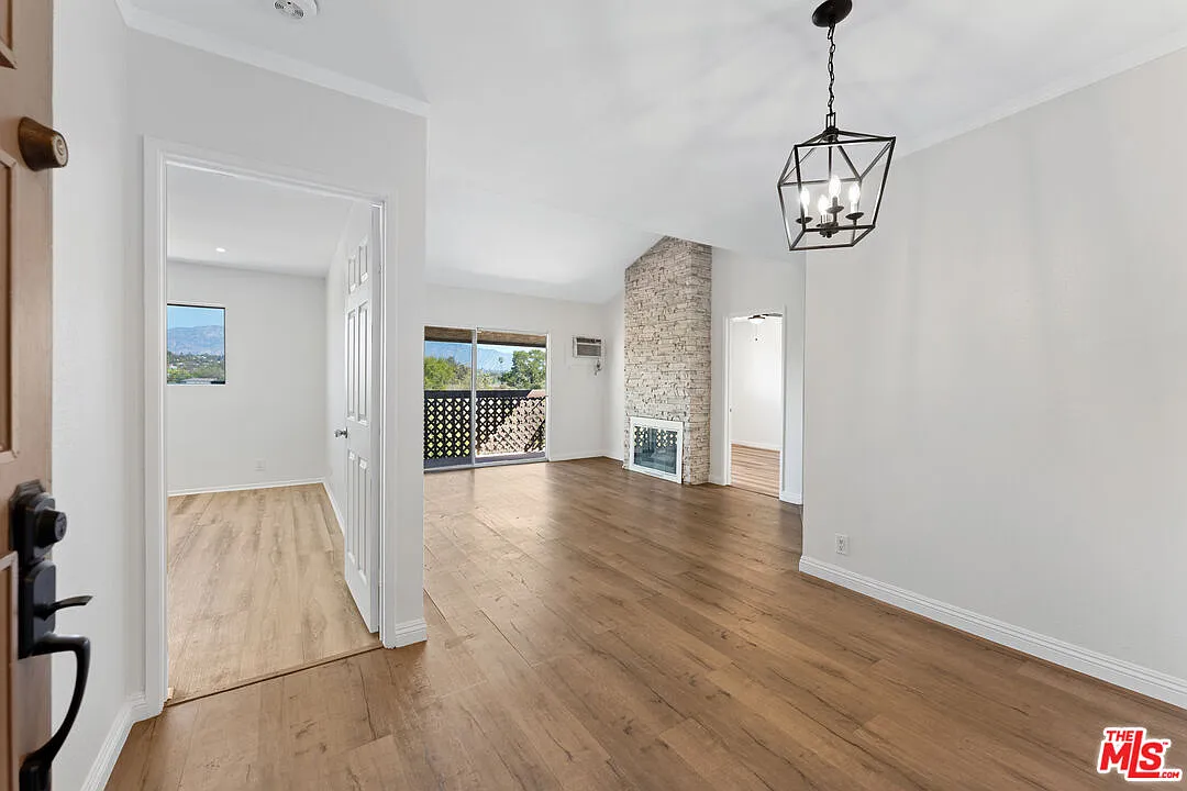 2 bed, 2.0 bath, 753 sqft, $3,350 — Photo 3