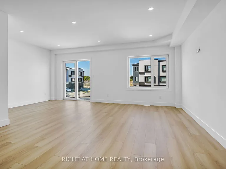 3550 Emily Carr Ln — Photo 11