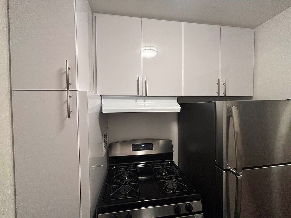1st image of 3420 Parsons Blvd APT 2D