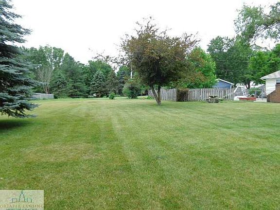 4th image of 895 Shawano Dr