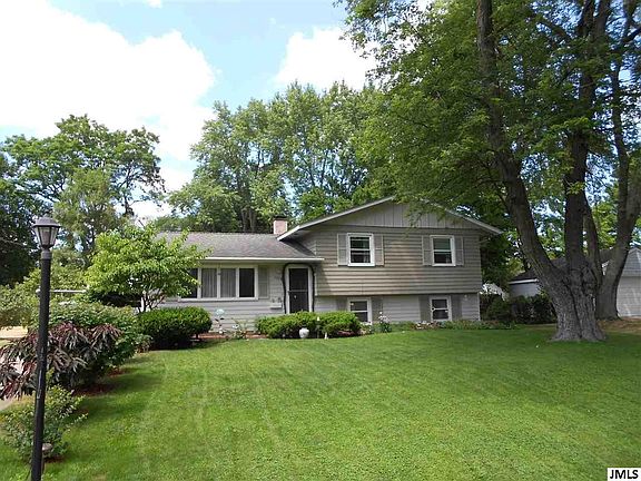 3rd image of 1274 E Southfield Dr