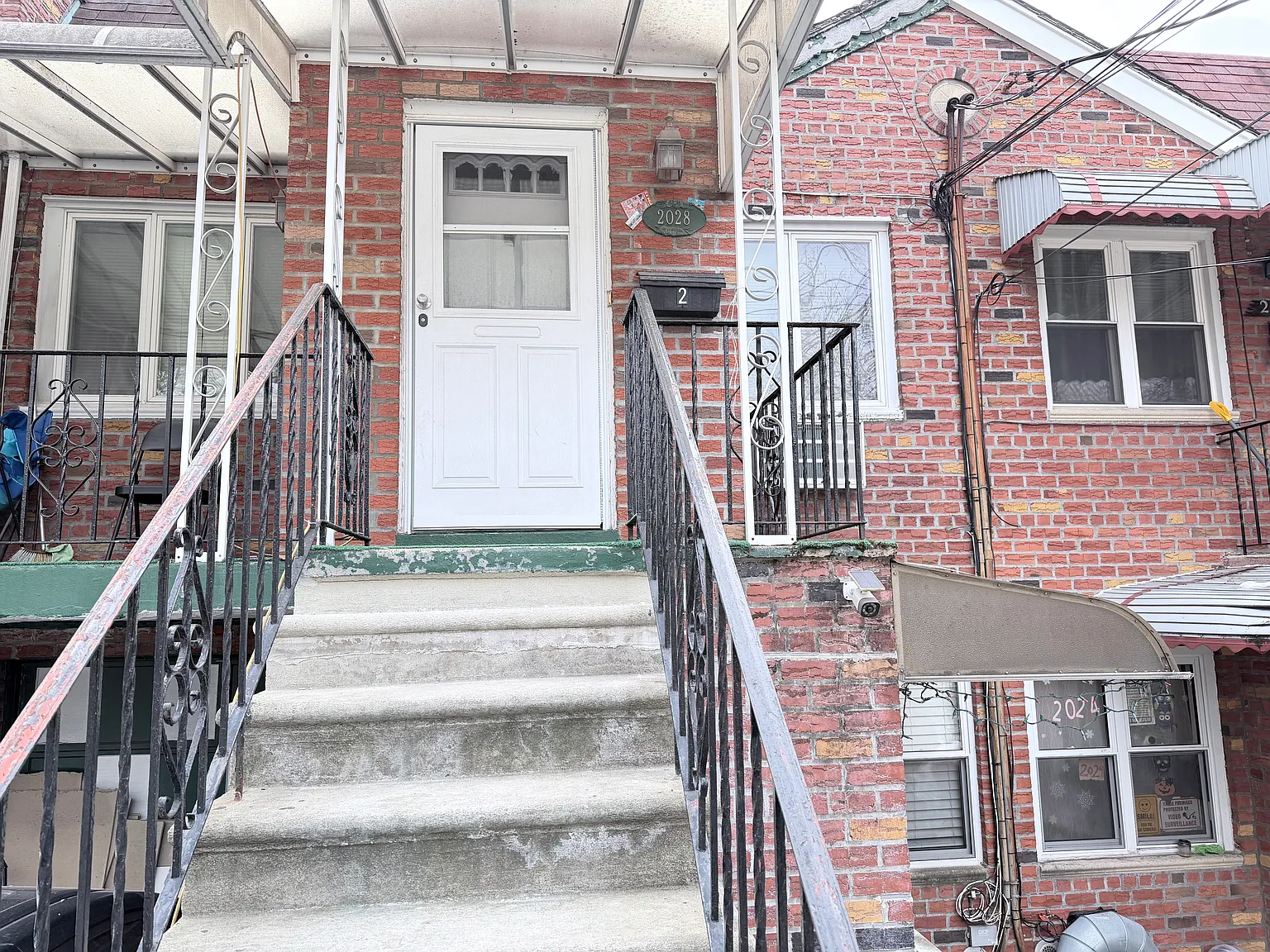 2 bed, 900 sqft, $2,600 — Photo 1
